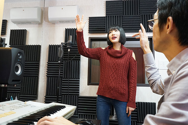 完全マンツーマンのボイストレーニング（ボイトレ）レッスン。