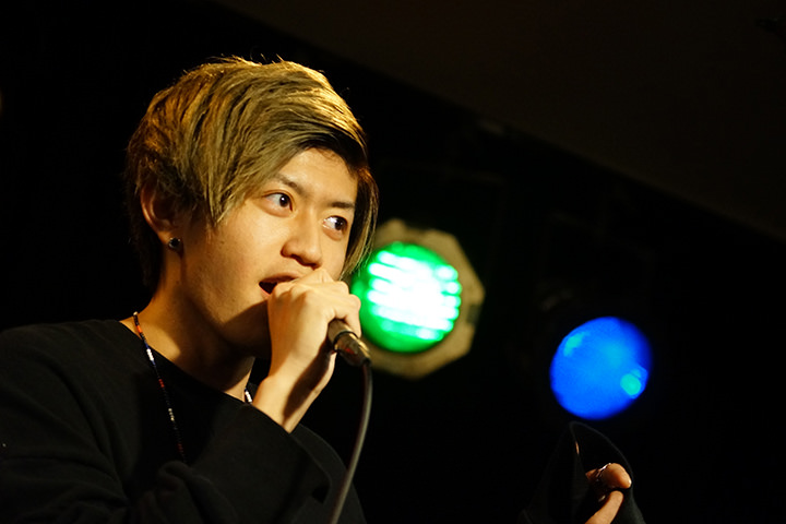 定期ライブに無料で参加できます。