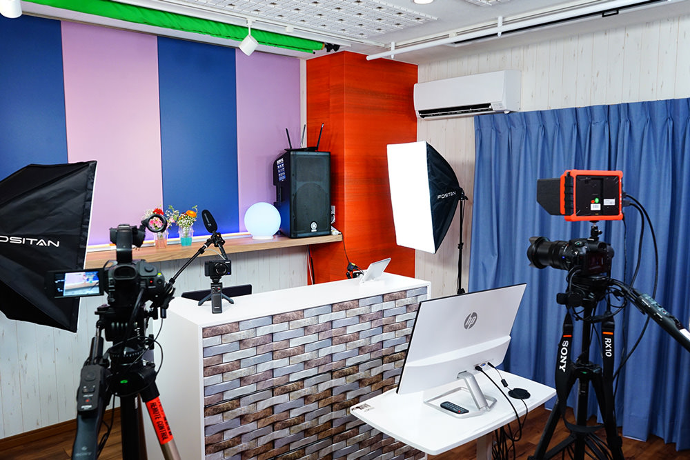 カメラ・モニター